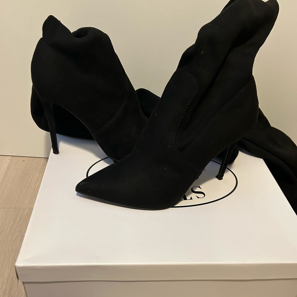 Elegant Black Women's Heeled Boots